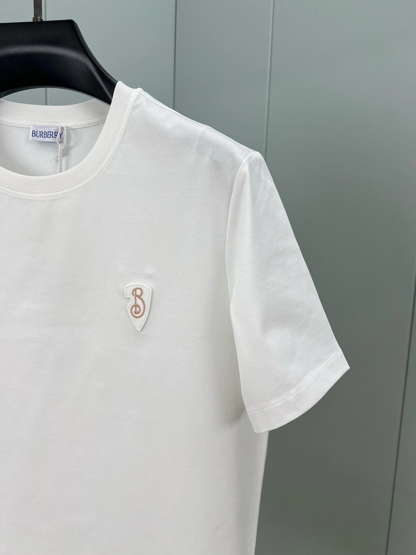 wg.luxury- 2ur25rry embroidery 2Colour item:E-F355B1609-2